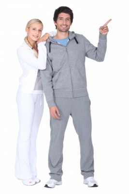 Mjukisbyxor - okej eller ej? 4043755-a-couple-of-runners-pointing-sideways